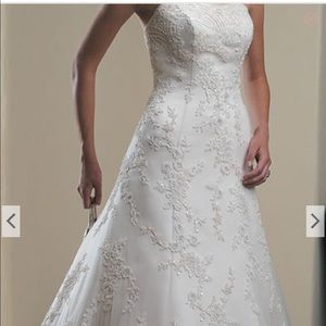 Casablanca bridal 1769 sz 8 in light gold